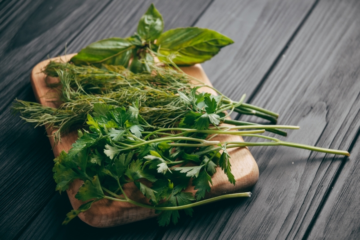 9 Herbs That Improve Your Digestion