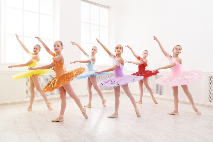 12 Easy Ballet Moves for Beginners to Learn Quickly - The Sticky and Sweet